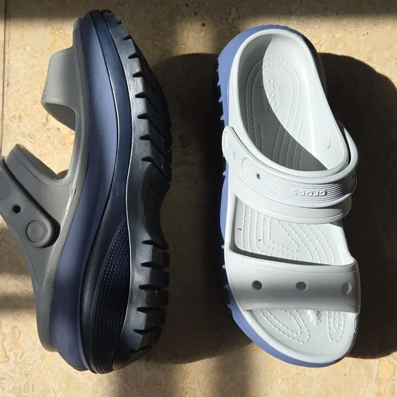 CROCS Platform Sandals - Picture 2 of 8